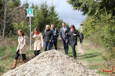 auf dem Weg zum Standort der Windenergieanlage 10