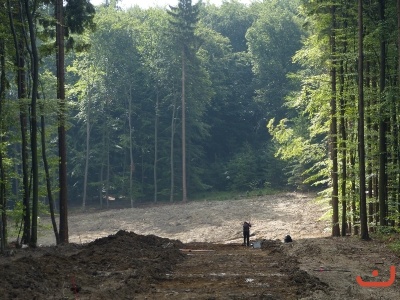 Während die Begehung langsam ausklingt werden am Standort 05 die Archäologischen Untersuchungen fortgeführt